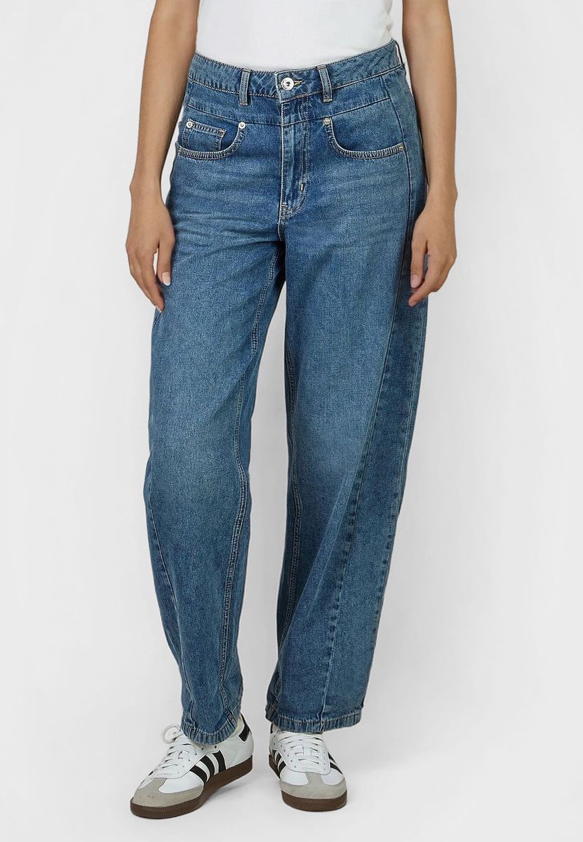 Barrel Fit Blue Jeans