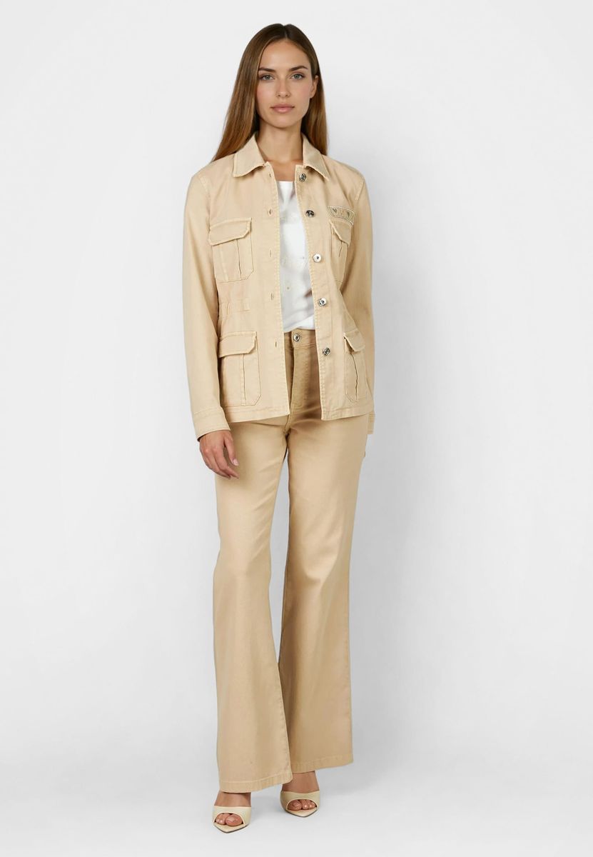 Flared Jeans mit antiker Färbung