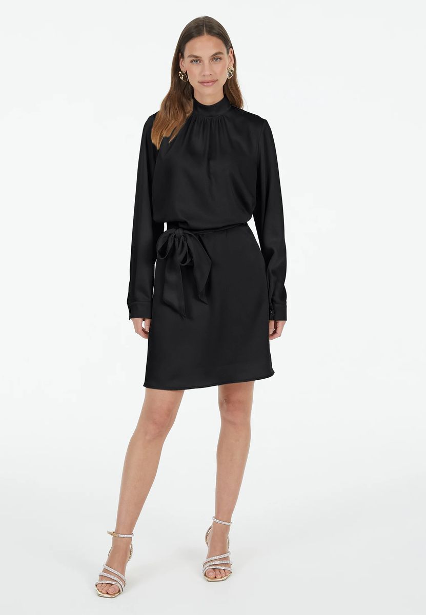 Kleid aus mattem Satin