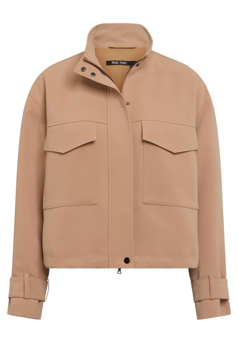 Jacke mit mit aufgesetzten Taschen