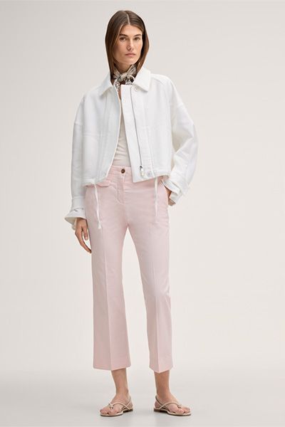 Chino Baumwoll-Stretch Cropped Hose in Rosa mit Knopfdetail
