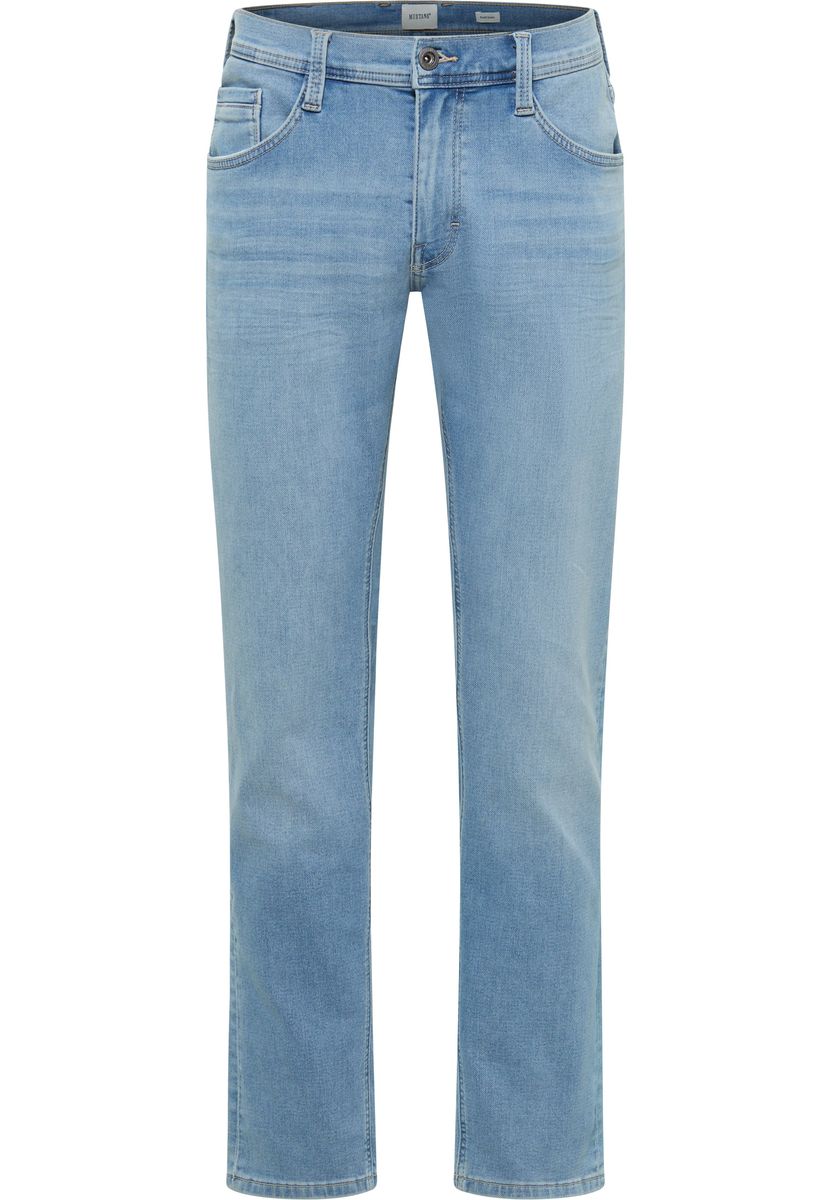 Schmal geschnittene Jeans in heller Waschung