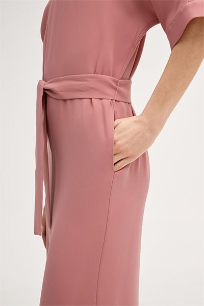 Crêpe Kaftan Midikleid mit Gürtel in Rosa