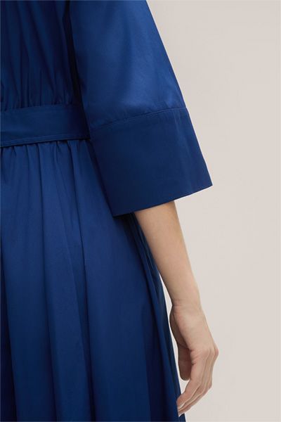 Baumwollstretch-Hemdblusen-Midikleid mit Gürtel in Blau