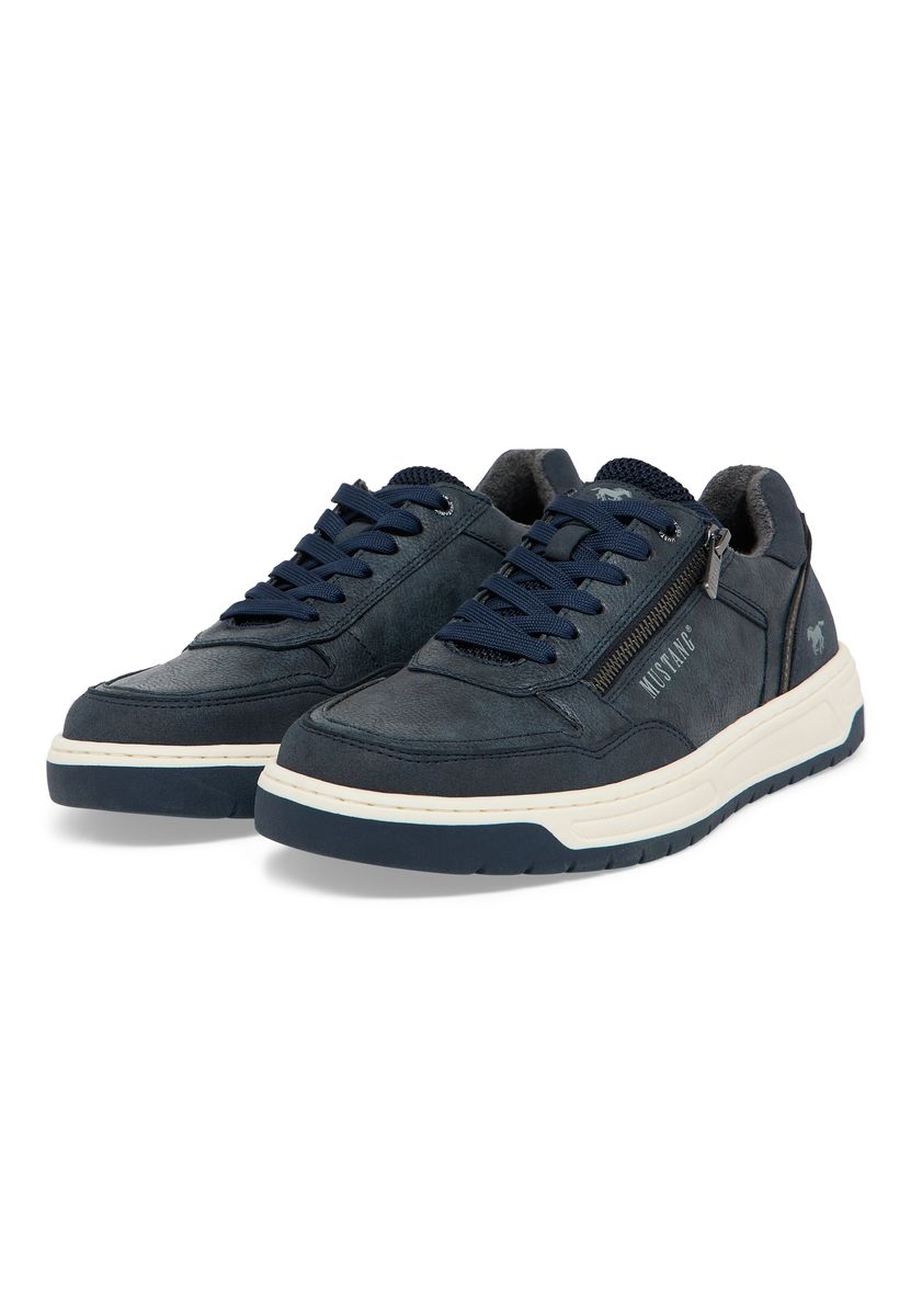 Lässige Low-Top Sneaker aus Kunstleder