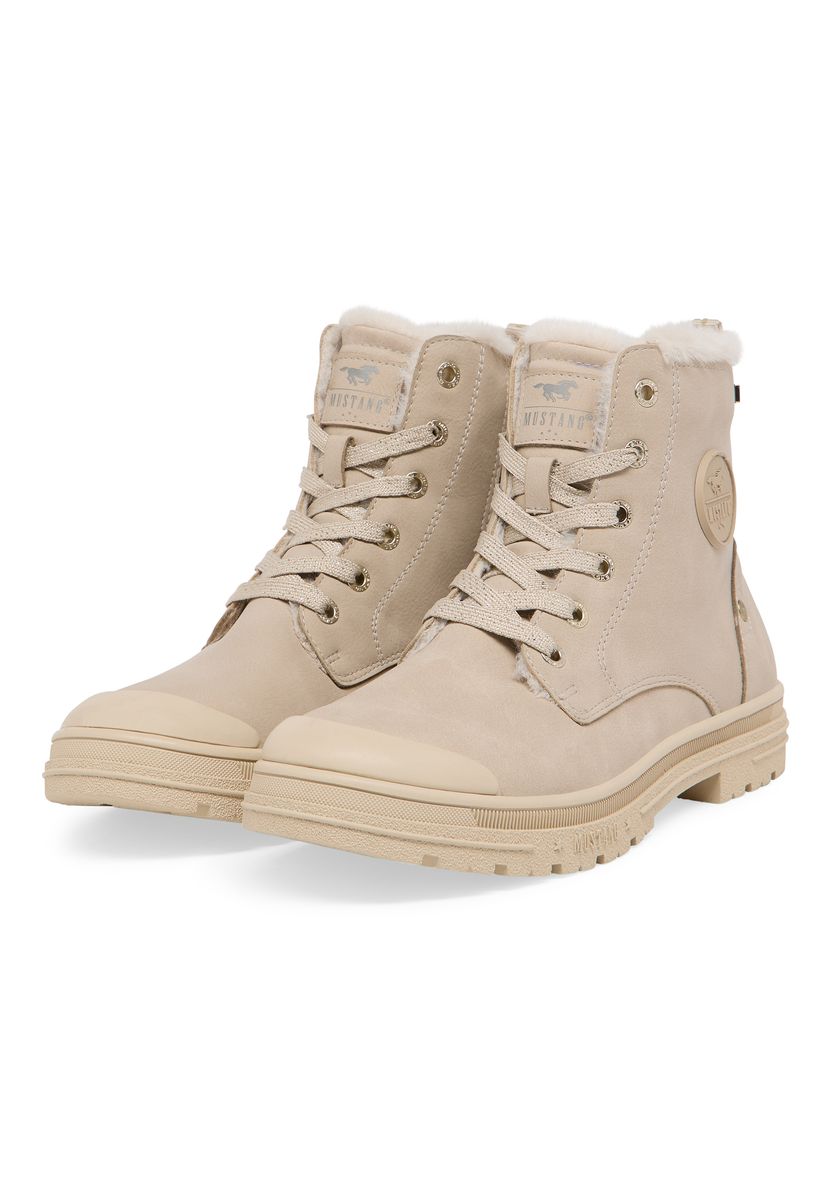 Warm gefütterte Stiefeletten mit Schnürsenkeln