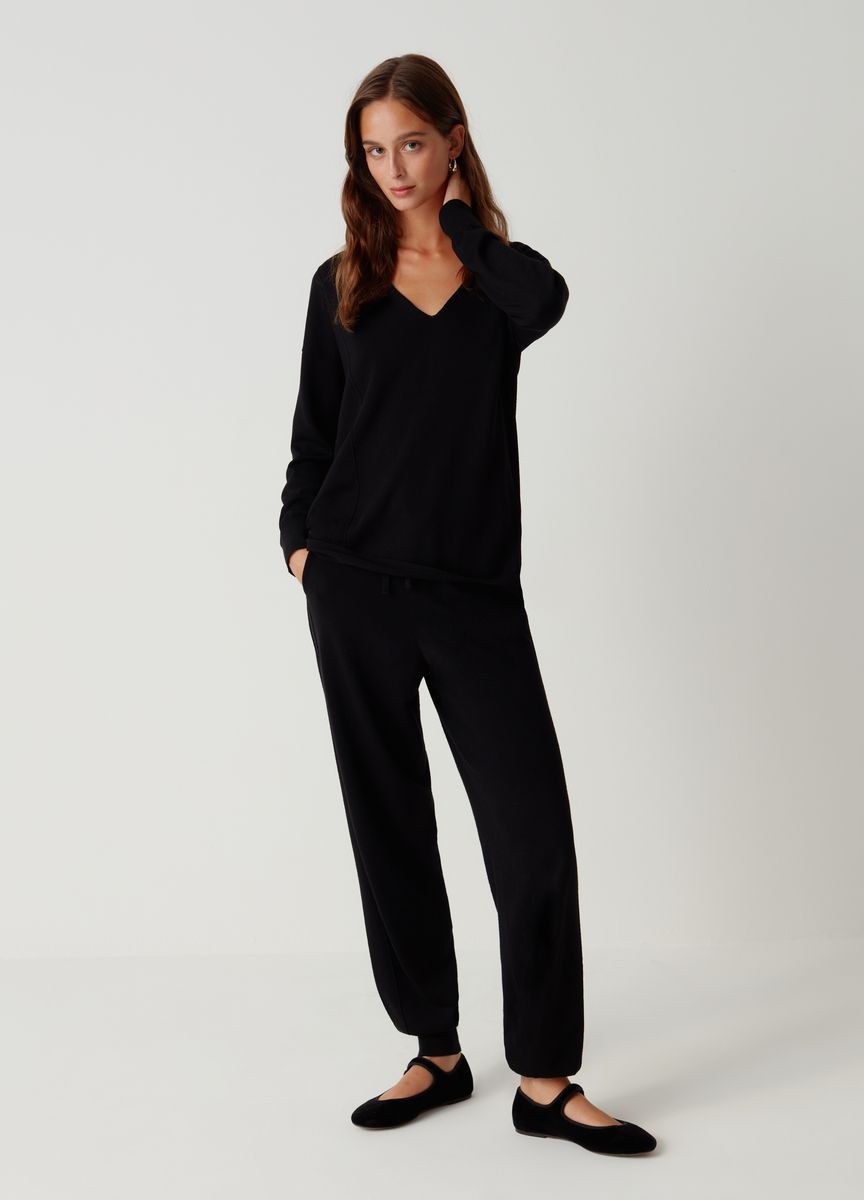 Locker geschnittenes Lounge-Top mit V-Ausschnitt