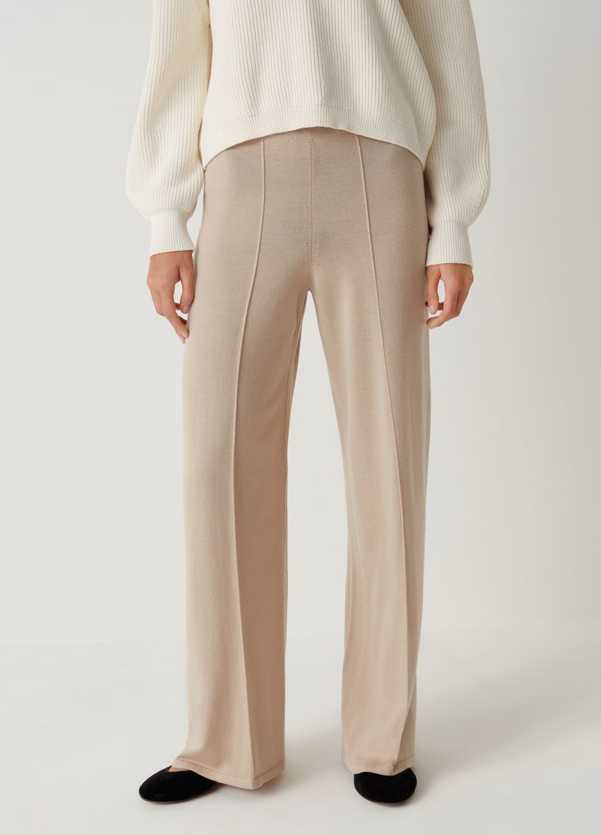 Weitgeschnittene Hose mit weitem Bein