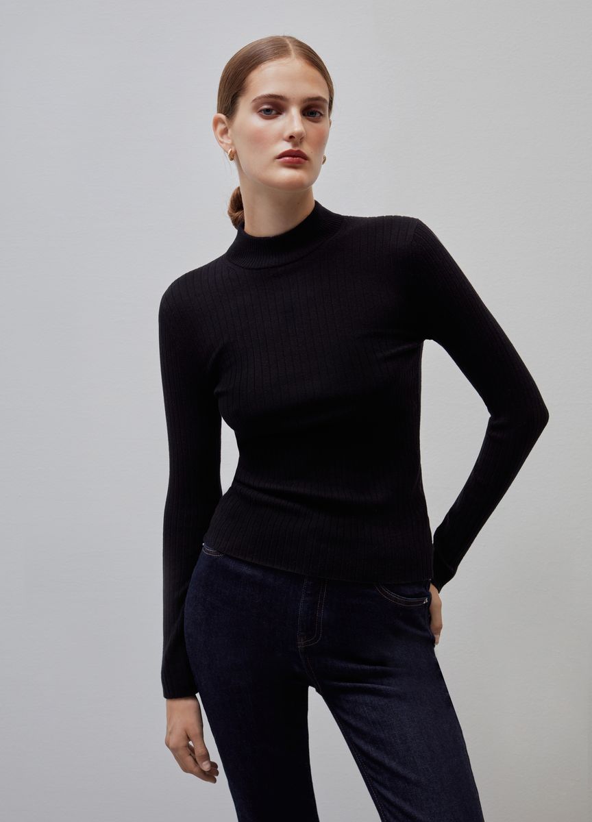 Elegantes Rippstrick-Oberteil mit Stehkragen