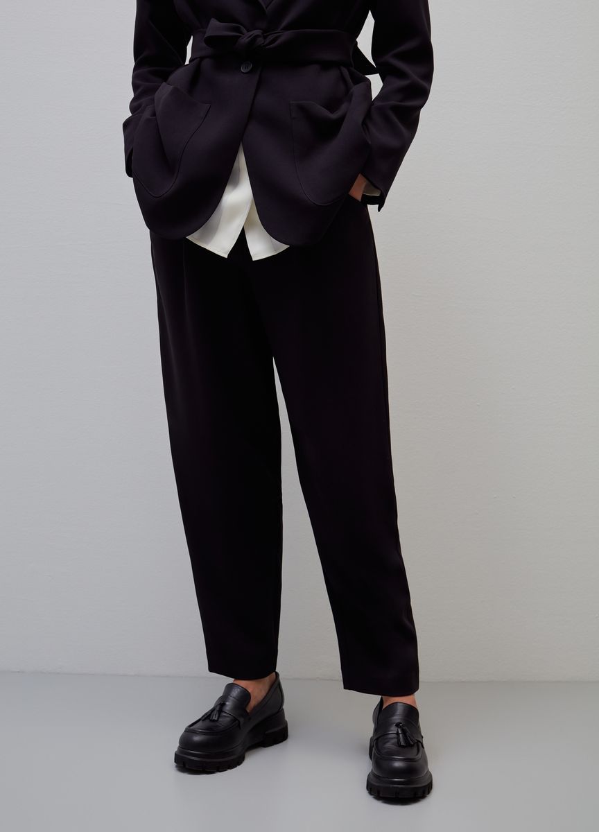 Hosenanzug mit Gürtel und entspannter Passform
