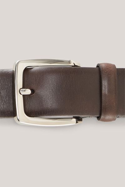 Klassischer brauner Ledergürtel