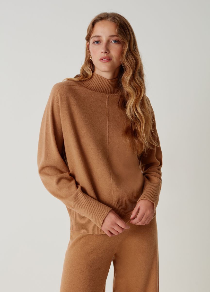 Klassische Strickjacke mit Taschen