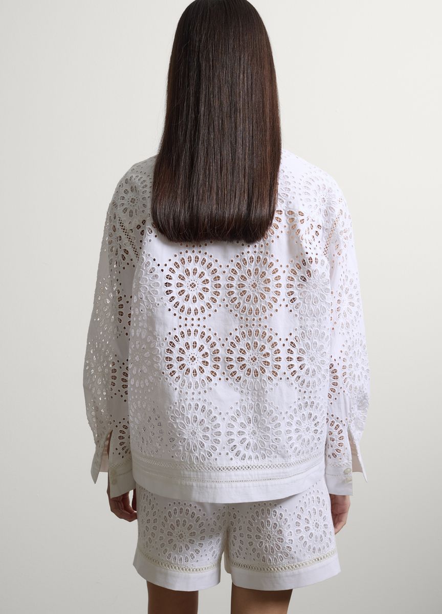 Klassische Strickjacke mit Taschen