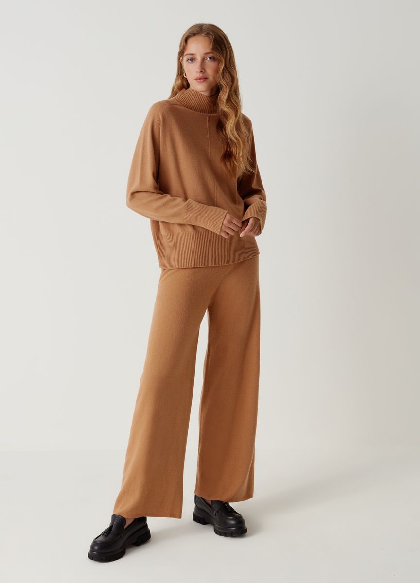 Klassische Strickjacke mit Taschen