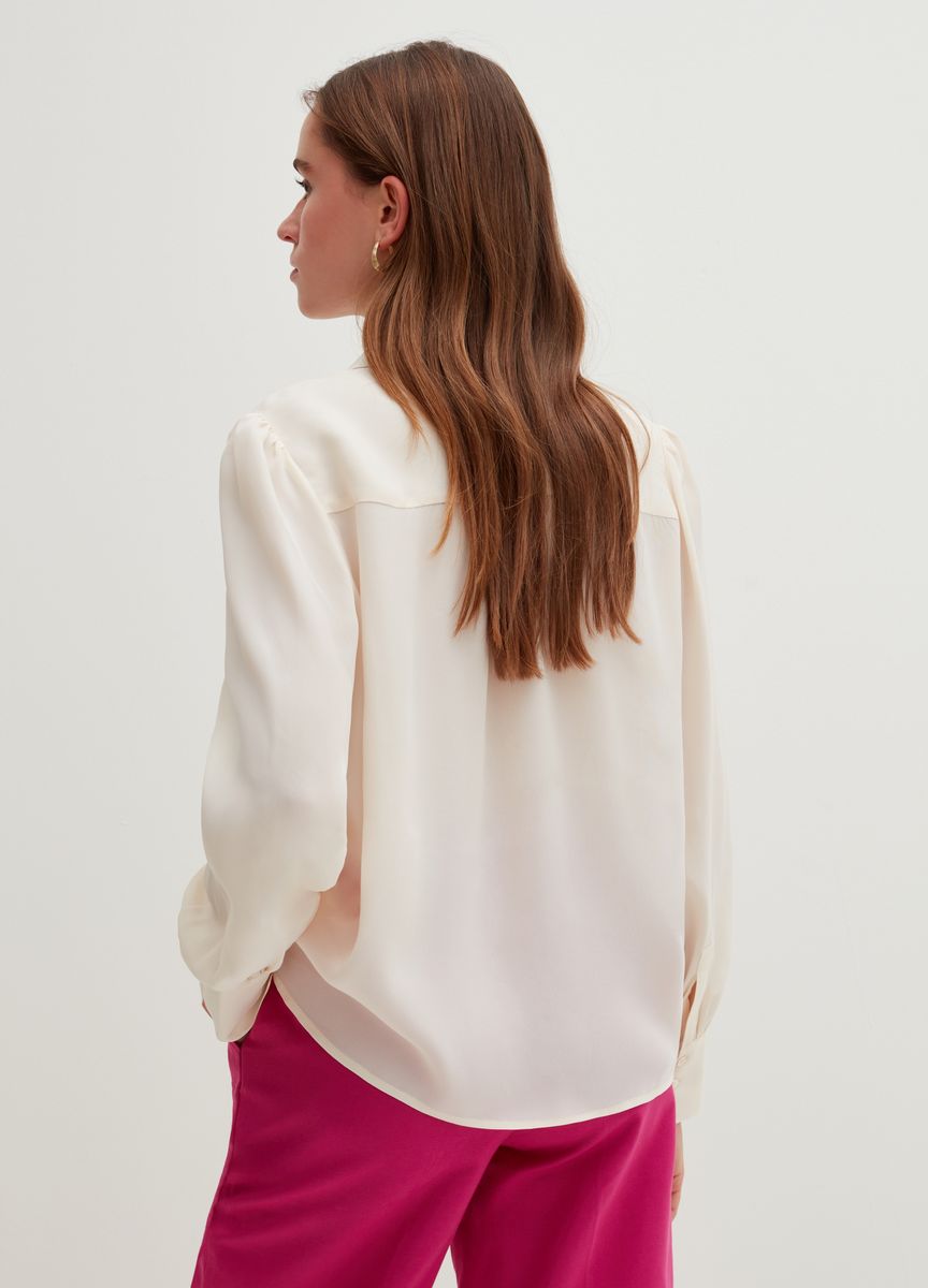 Klassische Strickjacke mit Taschen