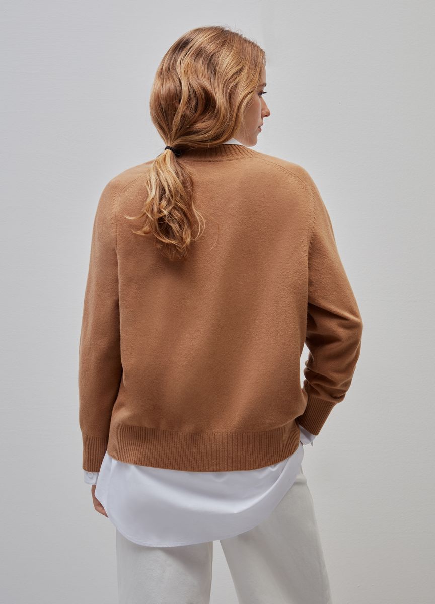 Klassische Strickjacke mit Taschen