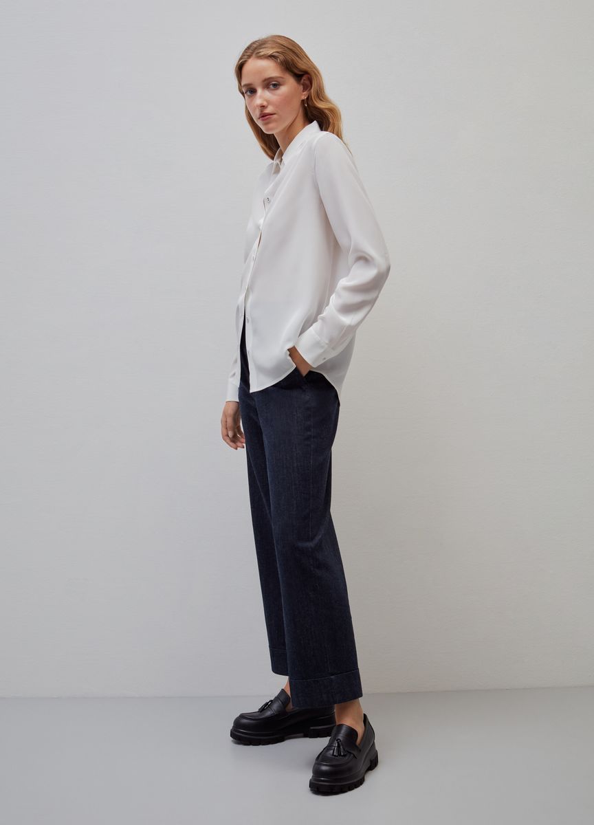 Klassisches Langarm-Knopfhemd