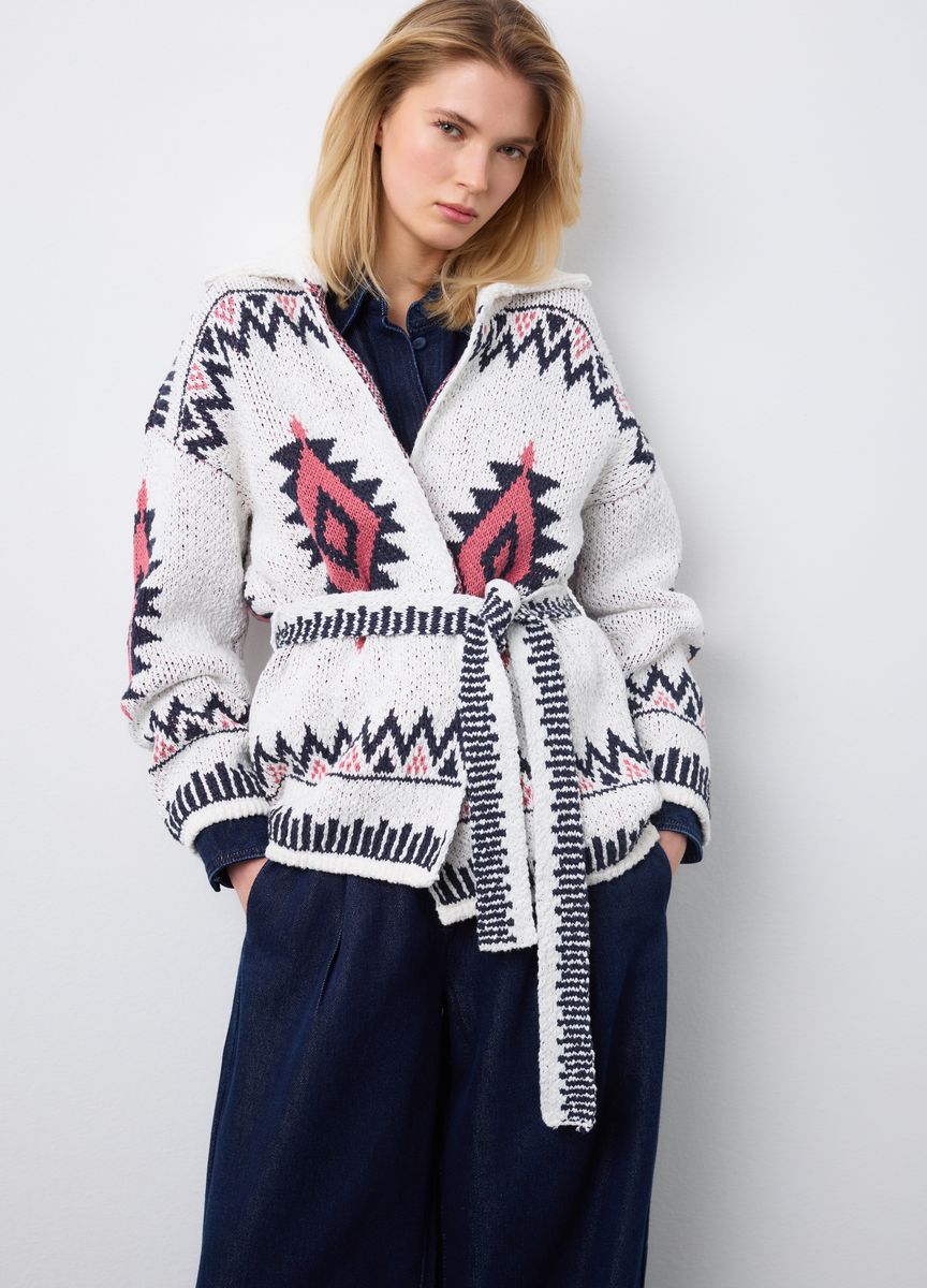 Klassischer Kaschmirpullover mit Rundhalsausschnitt