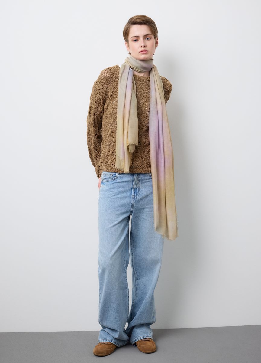 Klassischer einfarbiger Strickschal