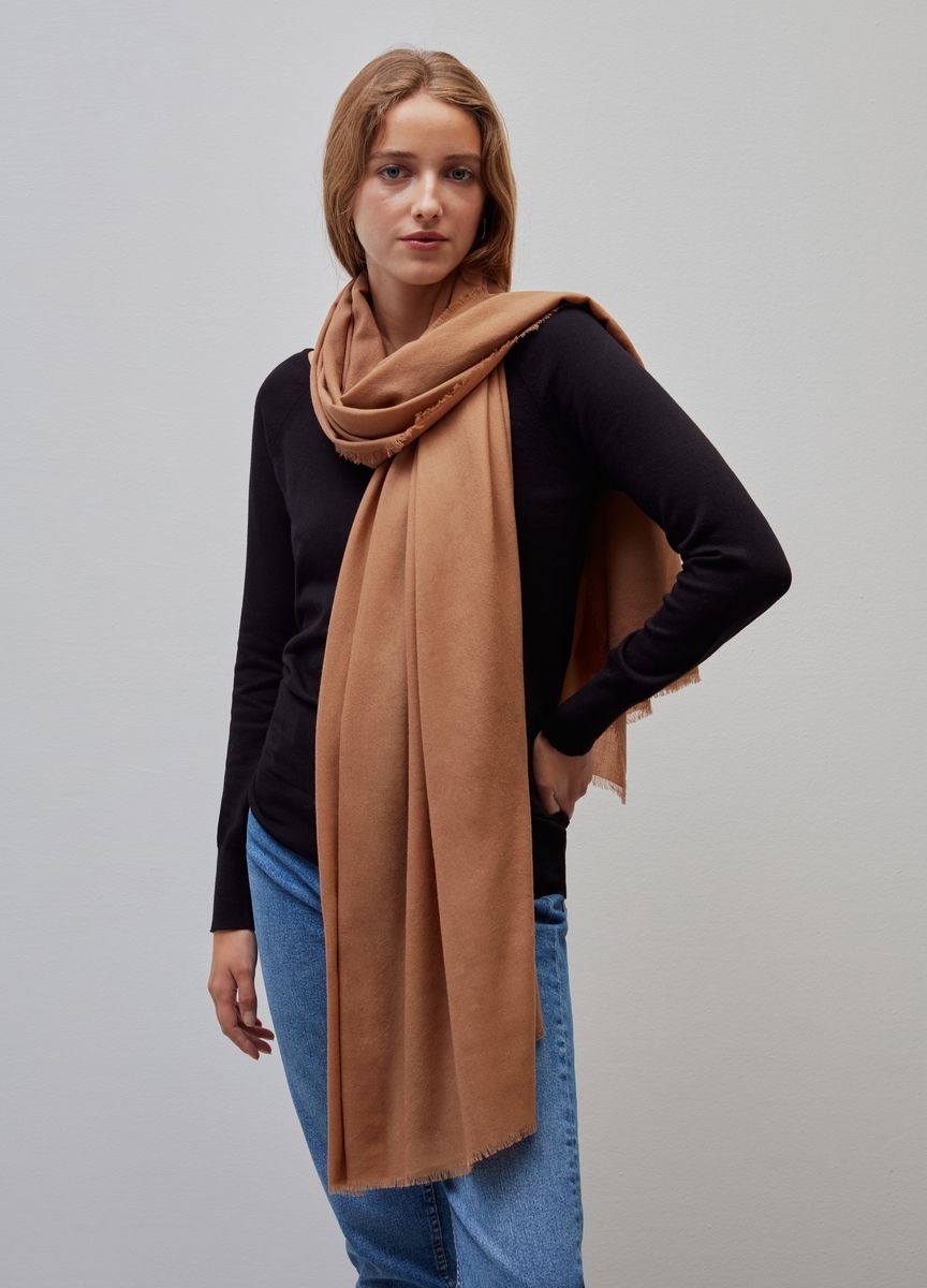 Klassischer Schal mit Fransen