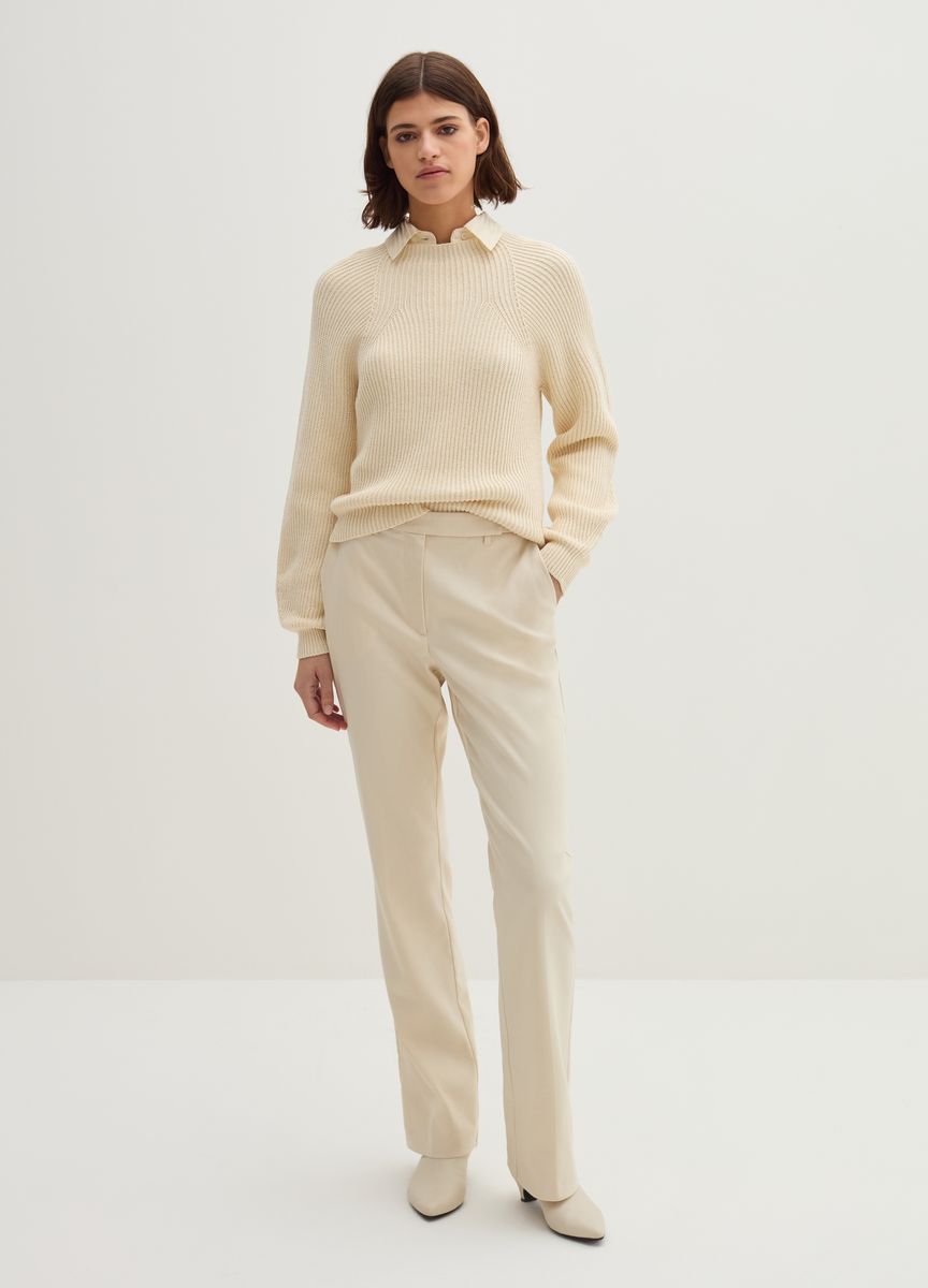 Eleganter elfenbeinfarbener Woll-Rollkragenpullover