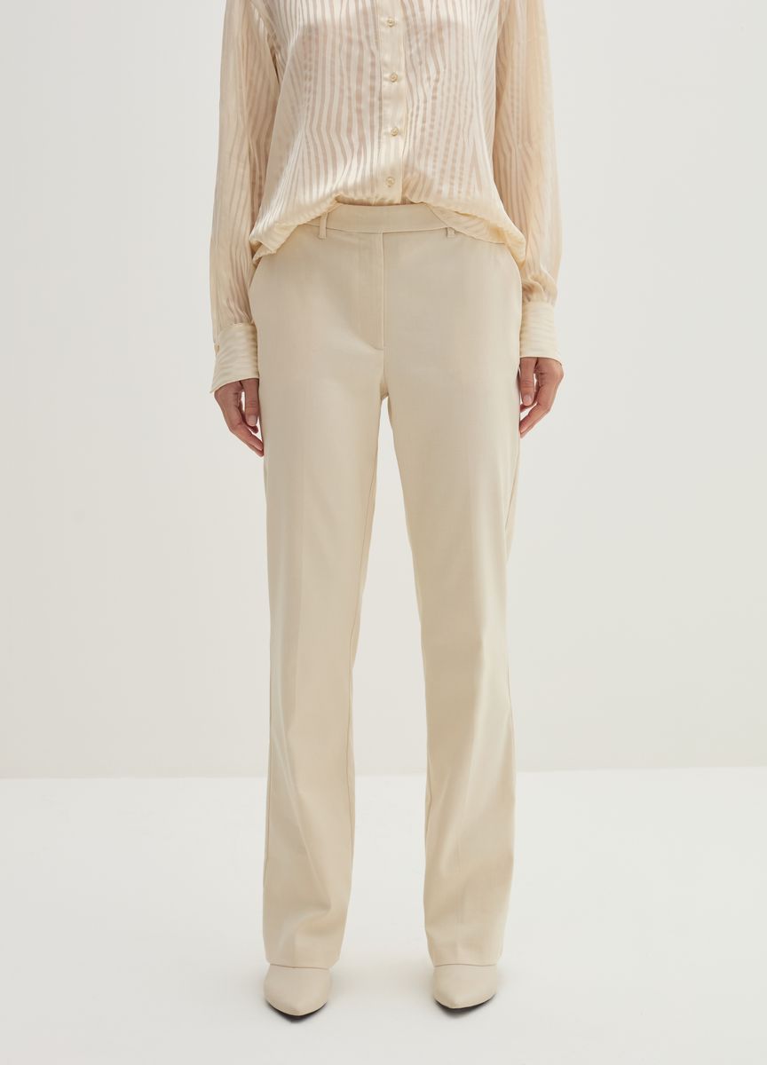 Eleganter elfenbeinfarbener Woll-Rollkragenpullover