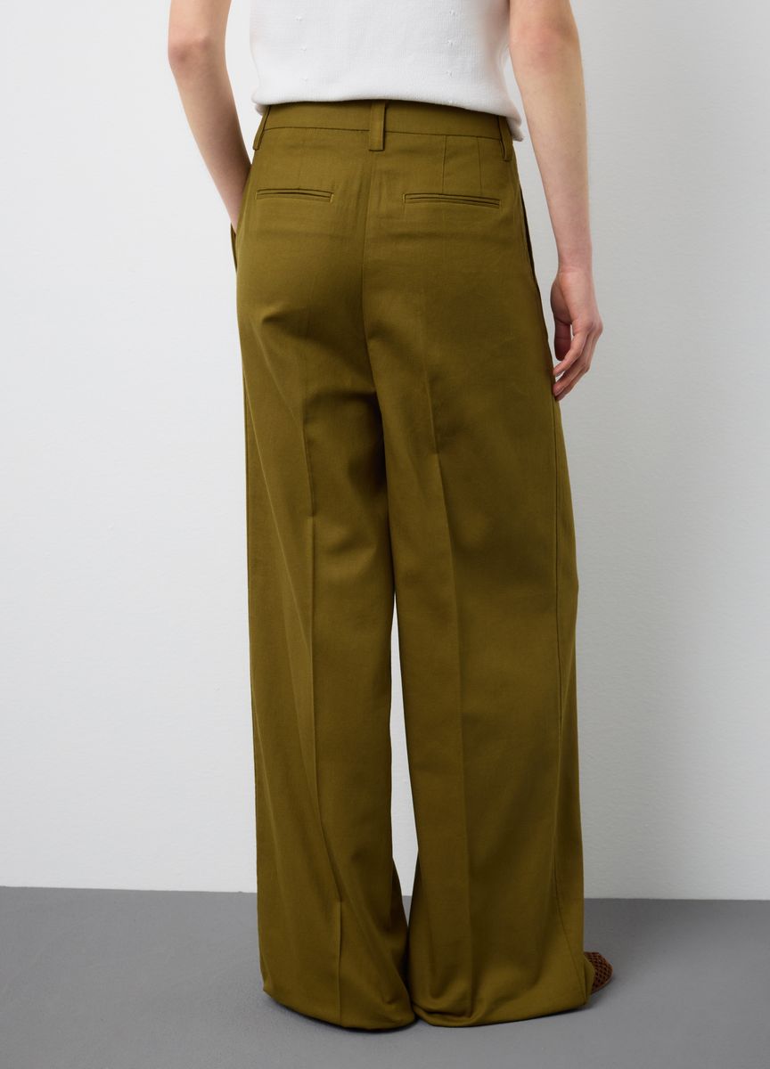 Eleganter elfenbeinfarbener Woll-Rollkragenpullover