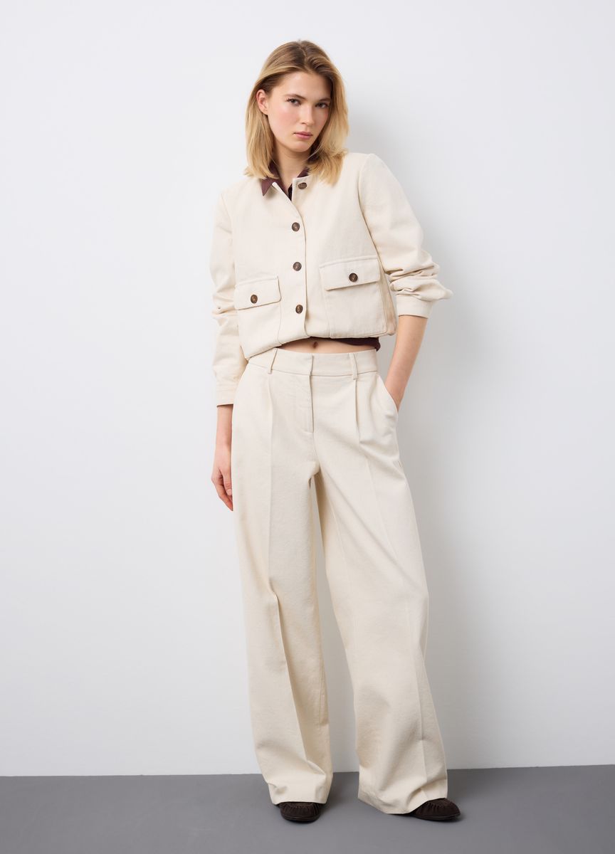 Elegante Bluse mit Knopfleiste und Ballonärmeln