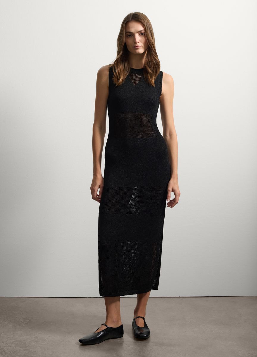 Blassrosa Midikleid mit transparentem Überzug