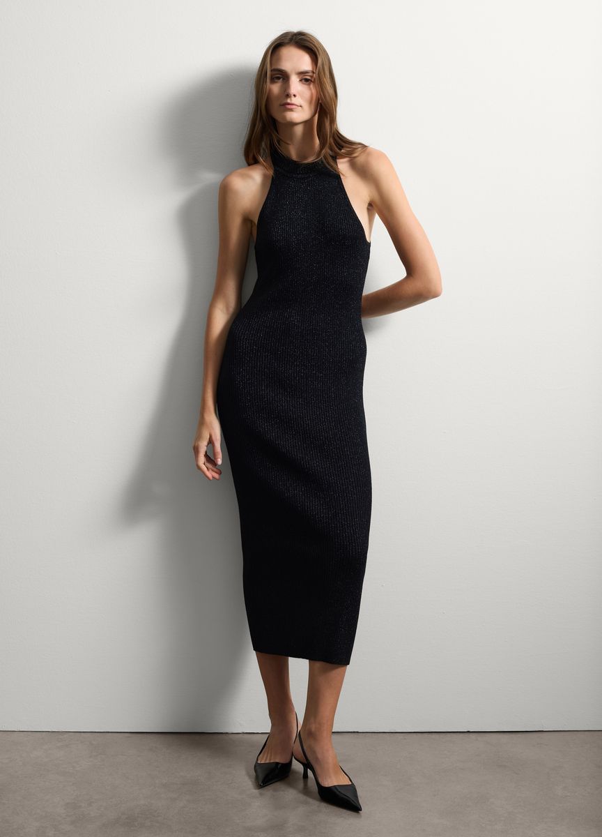 Blassrosa Midikleid mit transparentem Überzug