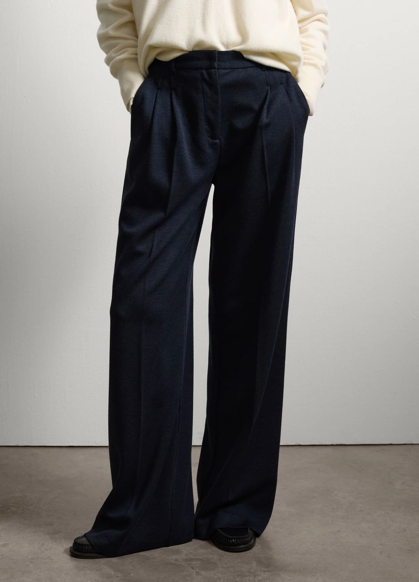 Blassrosa Midikleid mit transparentem Überzug