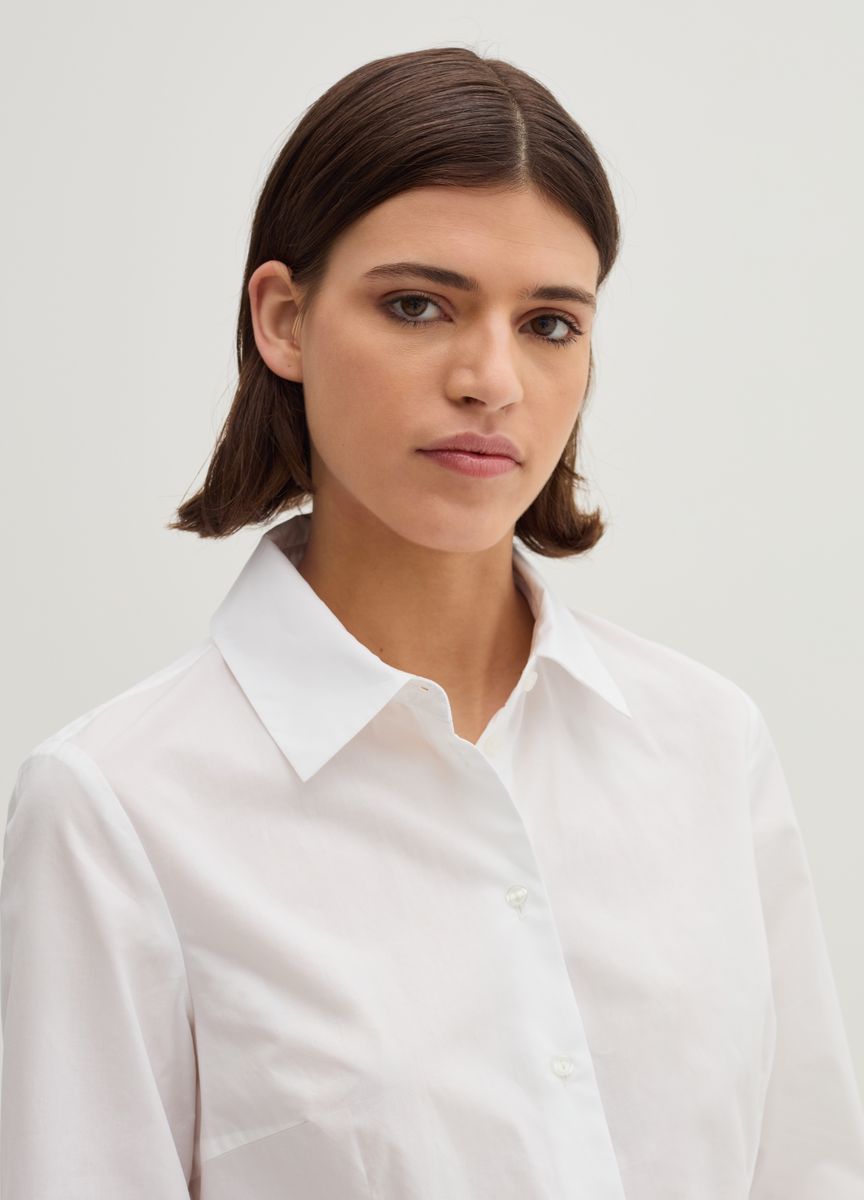 Klassisches, figurbetontes Langarmhemd