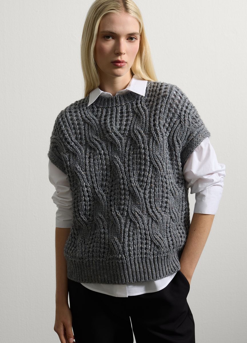 Lässiger Rippstrickpullover mit V-Ausschnitt