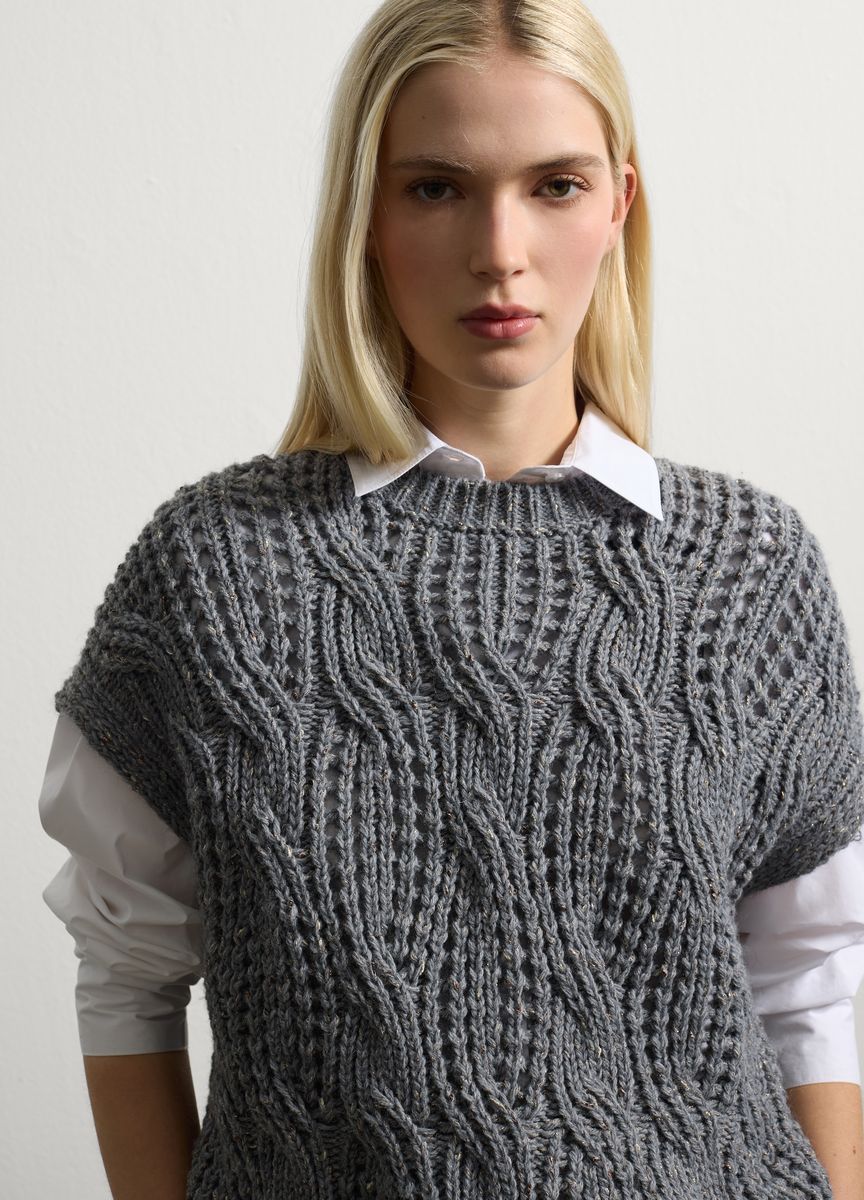 Lässiger Rippstrickpullover mit V-Ausschnitt