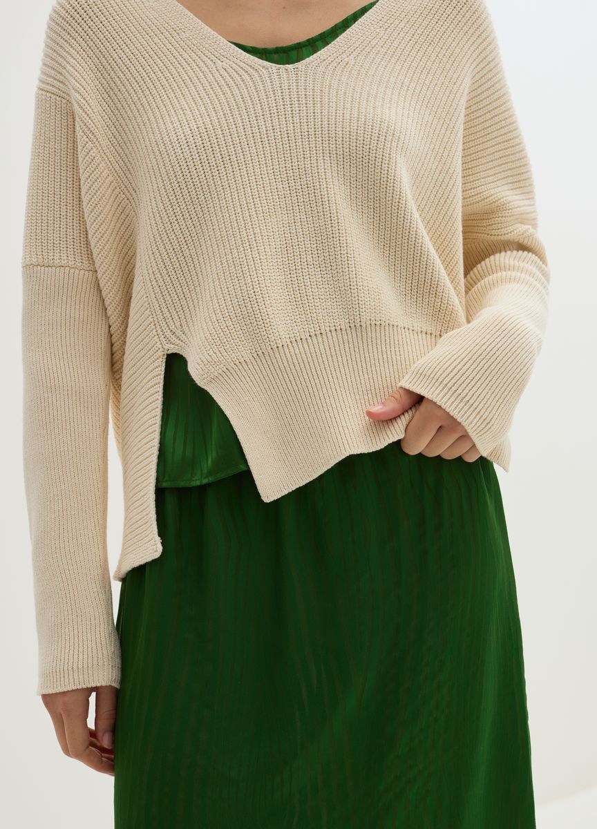 Lässiger Rippstrickpullover mit V-Ausschnitt