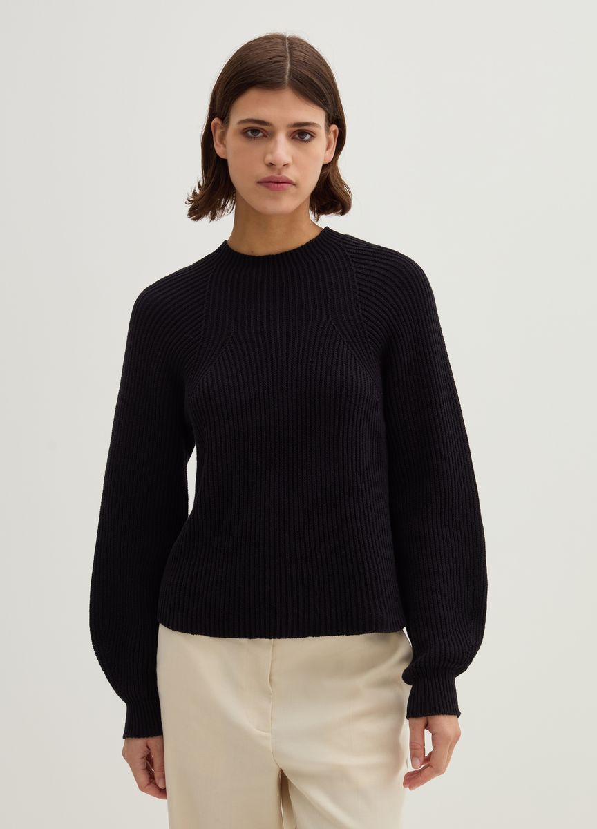 Rundhals Strickpullover mit Rippmuster
