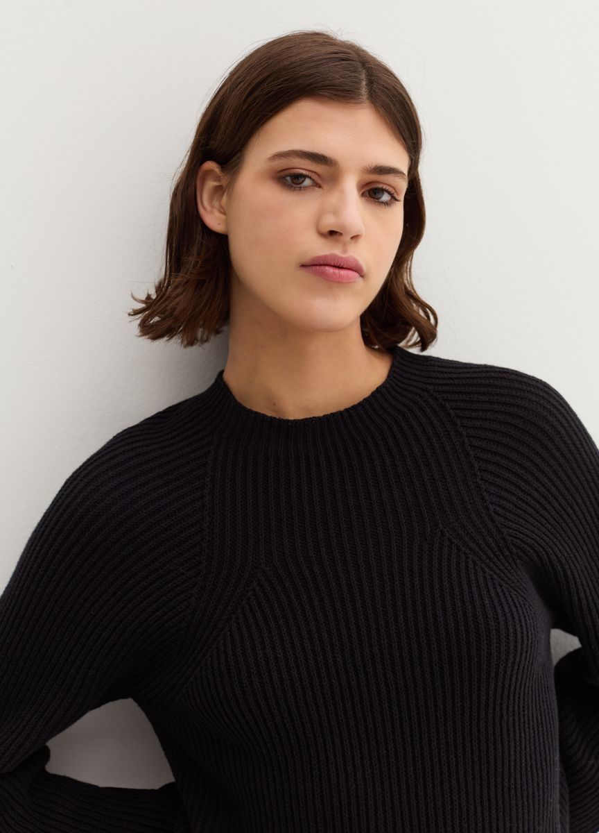 Rundhals Strickpullover mit Rippmuster