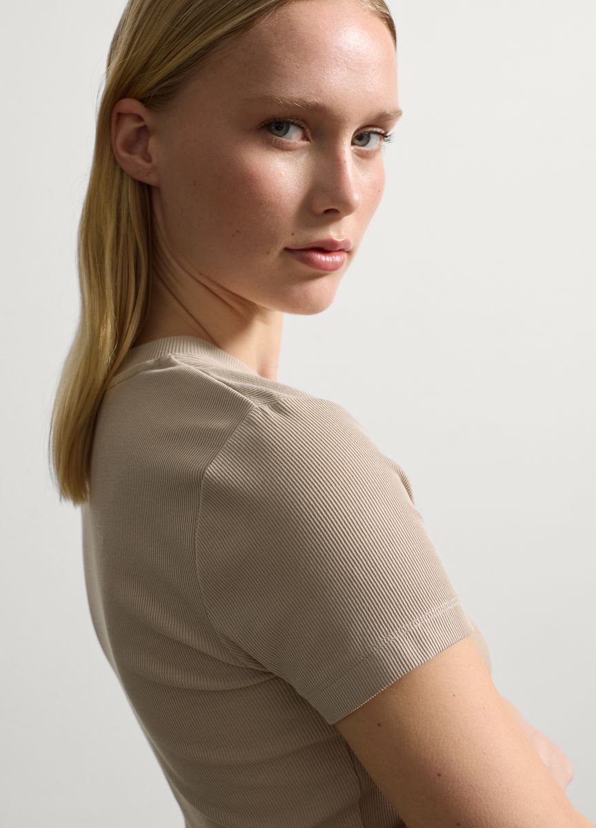Modernes, kastenförmiges Crop-Top