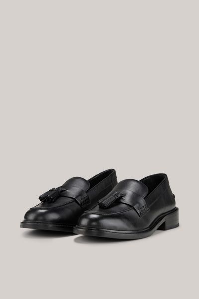 Klassische schwarze Quasten-Loafer