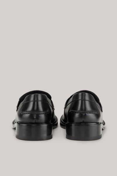 Klassische schwarze Quasten-Loafer