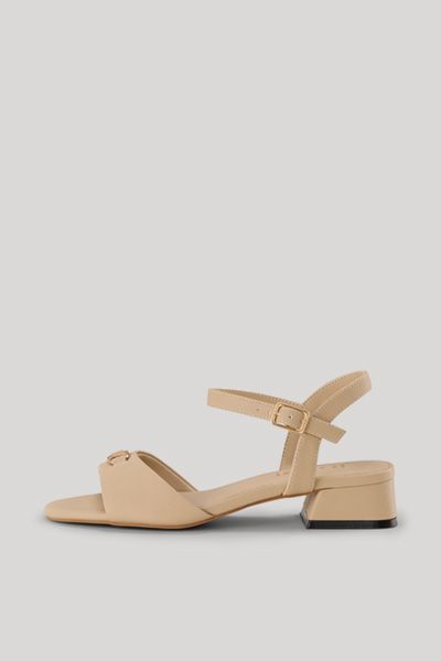 Joop! Unico Cresta Pia hellbraune Sandalen mit Absatz und Knöchelriemen