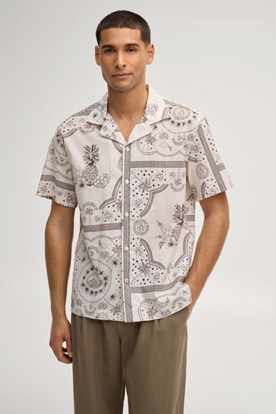 Gemustertes Kurzarmhemd mit Reverskragen