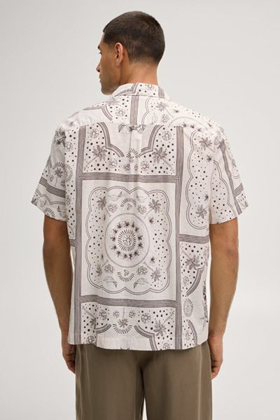 Gemustertes Kurzarmhemd mit Reverskragen