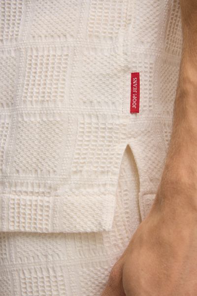 Texturiertes, kurzärmeliges Hemd in Off-White