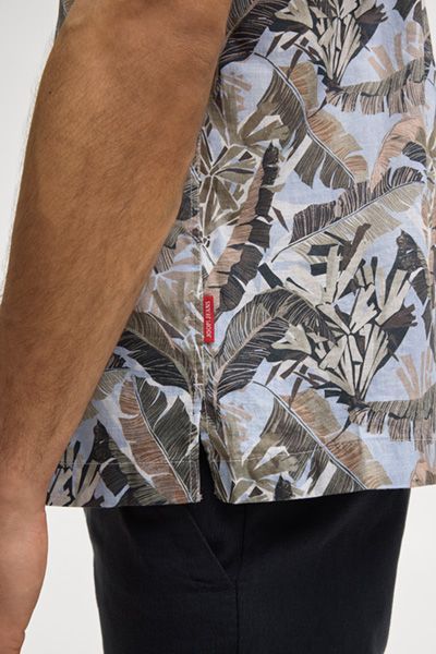 Tropisches Hemd mit Reverskragen