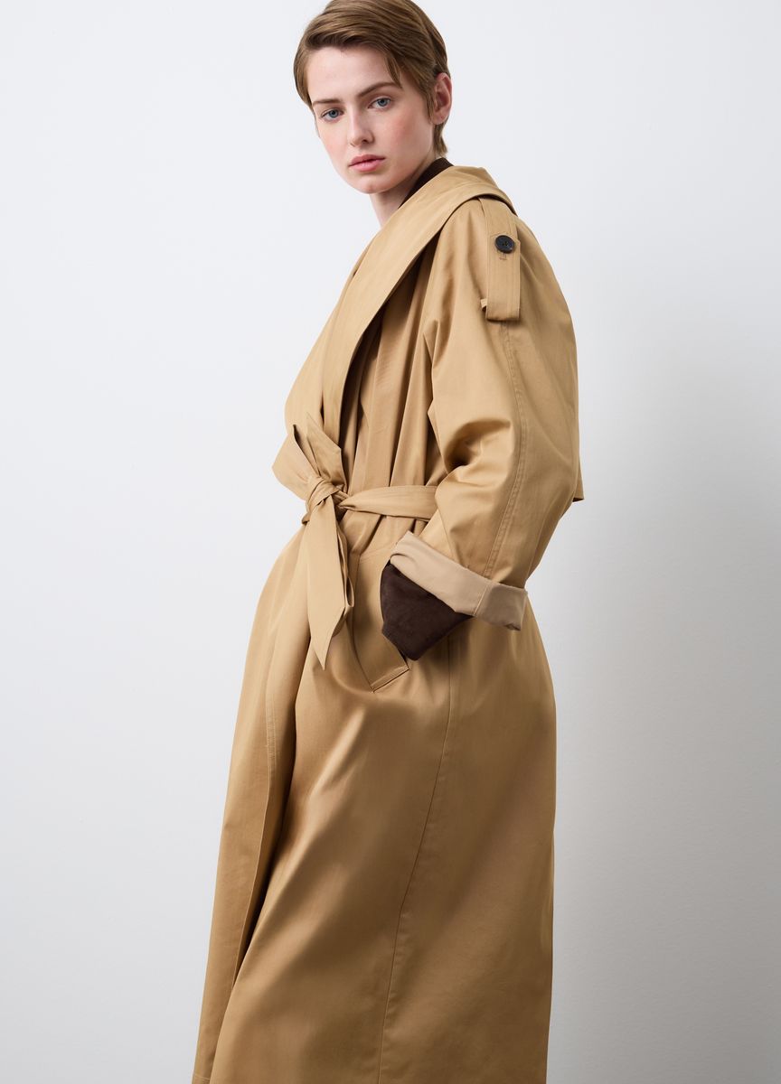 Klassischer Gürtel Trenchcoat mit Details