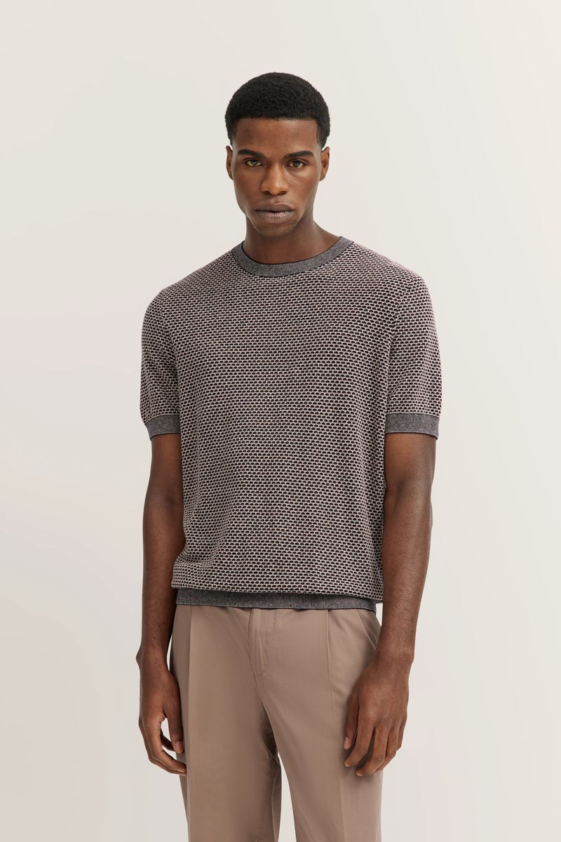 Kurzärmeliges Strickshirt mit Strukturmuster