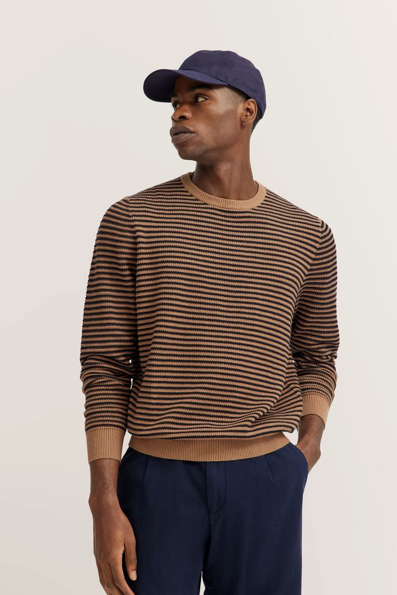 Gestreifter Baumwoll-Strickpullover mit Rundhalsausschnitt