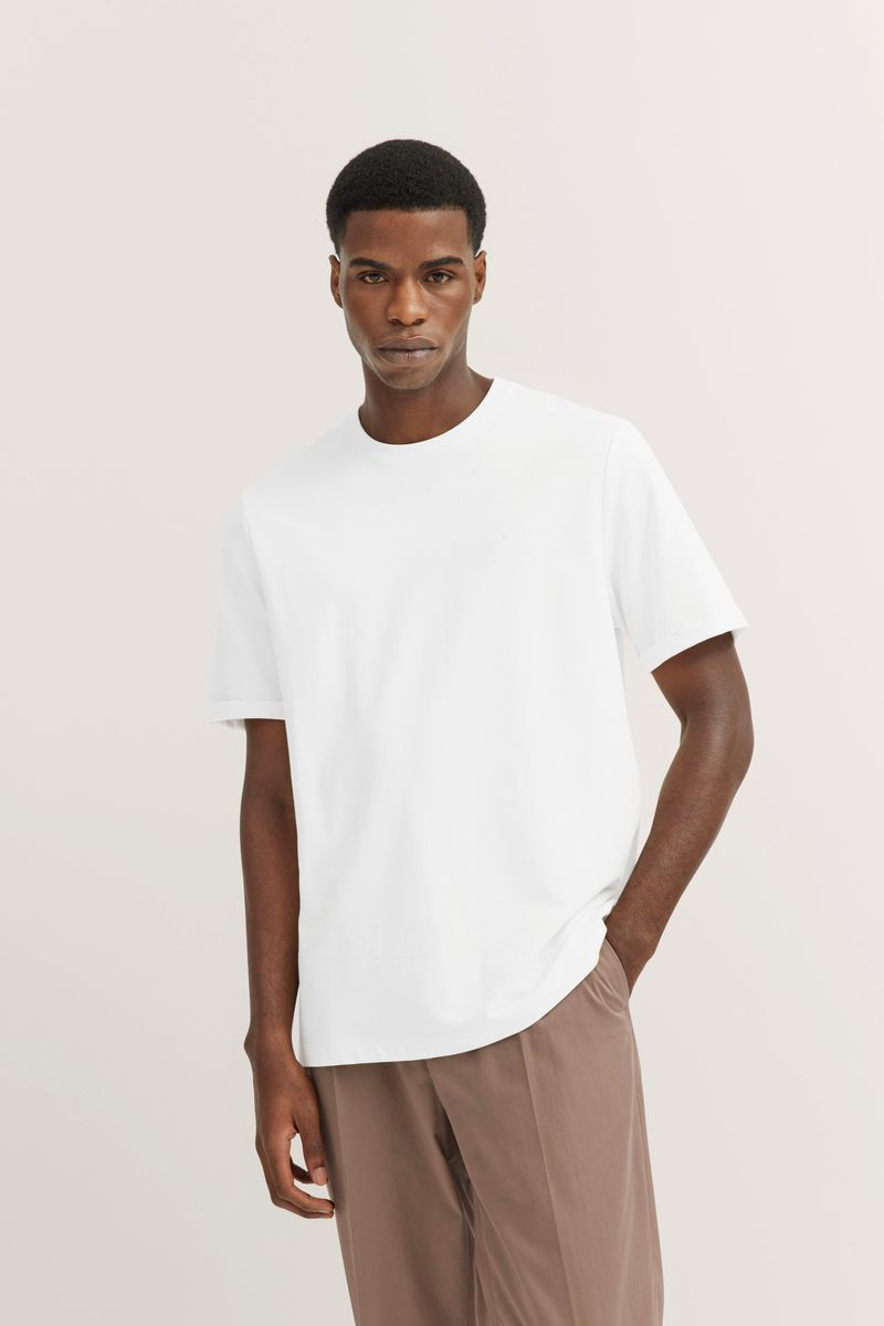 Minimalistisches Baumwoll-T-Shirt mit Rundhalsausschnitt