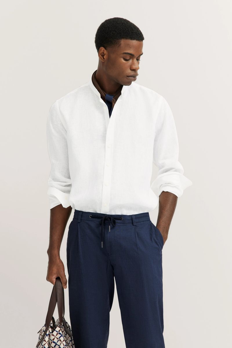 Klassisches Leinenhemd mit Stehkragen